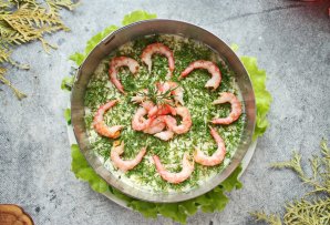 Салат с красной рыбой и креветками слоями Салат с красной рыбой и креветками слоями