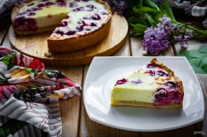 Открытый песочный пирог с творогом и ягодами Открытый песочный пирог с творогом и ягодами