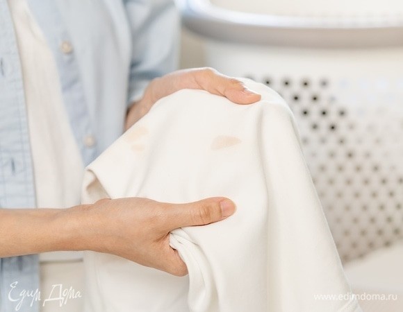 Пусть белое будет белым: найден простой способ удаления желтых пятен с одежды  