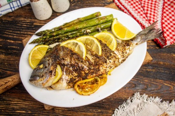 Дорадо со спаржей Дорадо со спаржей