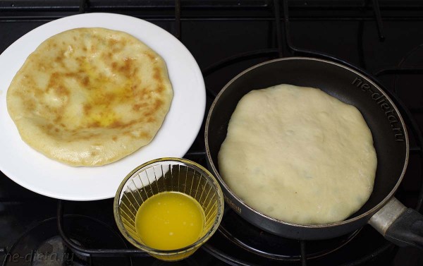 Хачапури с творогом и сыром Хачапури с творогом и сыром