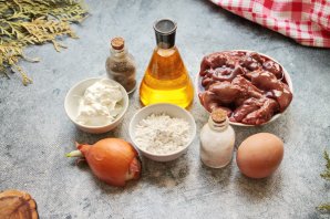 Печень куриная, жаренная со сметаной Печень куриная, жаренная со сметаной