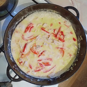 Куриное филе с перцем в сливках