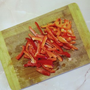 Куриное филе с перцем в сливках