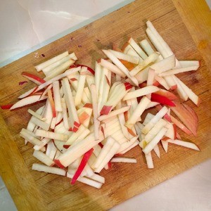 Салат из капусты с сыром чечил