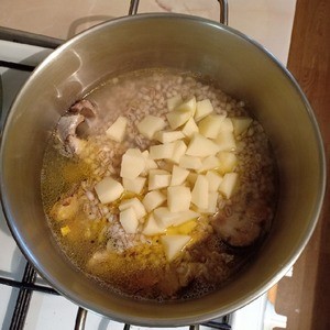 Суп рыбный с перловой крупой Суп рыбный с перловой крупой