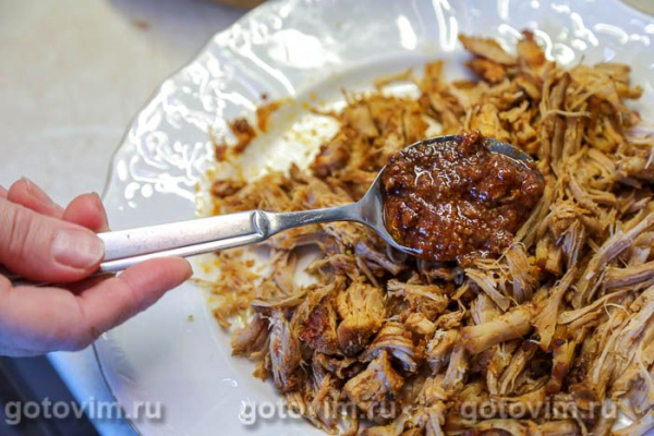 Рваная свинина (Pulled Pork), запеченное в томатном соусе Рваная свинина (Pulled Pork), запеченное в томатном соусе
