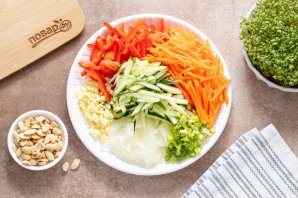 Закуска с древесными грибами и арахисом Закуска с древесными грибами и арахисом