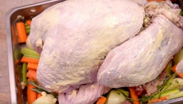 Индейка в духовке целиком — 5 рецептов приготовления сочной и мягкой индейки
Индейка в духовке целиком — 5 рецептов приготовления сочной и мягкой индейки