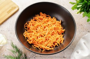 Рулет из баклажанов с сыром и корейской морковью Рулет из баклажанов с сыром и корейской морковью