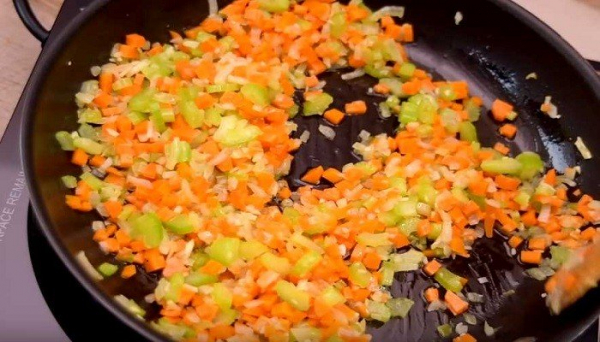 Индейка в духовке целиком — 5 рецептов приготовления сочной и мягкой индейки
Индейка в духовке целиком — 5 рецептов приготовления сочной и мягкой индейки