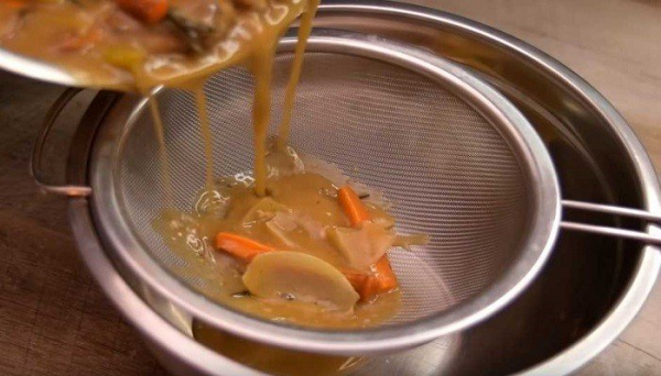 Индейка в духовке целиком — 5 рецептов приготовления сочной и мягкой индейки
Индейка в духовке целиком — 5 рецептов приготовления сочной и мягкой индейки