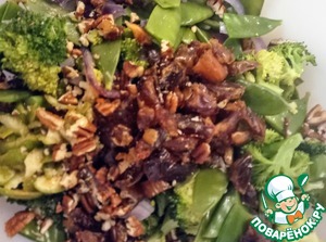 Салат из брокколи, фиников, орехов пекан