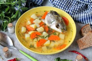 Уха из рыбных голов Уха из рыбных голов