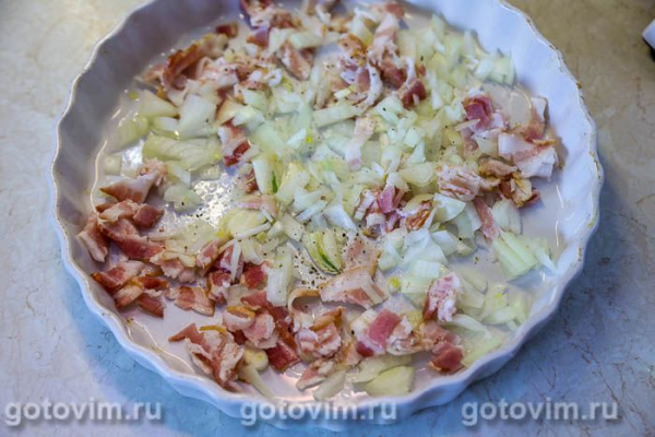 Куриные бедра, запеченные с беконом, помидорами и сыром моцарелла Куриные бедра, запеченные с беконом, помидорами и сыром моцарелла