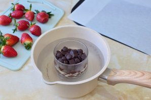 Клубника в бельгийском шоколаде Клубника в бельгийском шоколаде