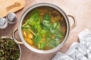 Суп с фунчозой и шампиньонами