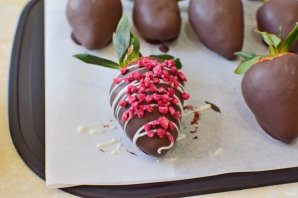 Клубника в бельгийском шоколаде Клубника в бельгийском шоколаде