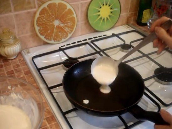 Блины на кефире тонкие с дырочками, рецепты самых вкусных блинов
Блины на кефире тонкие с дырочками, рецепты самых вкусных блинов