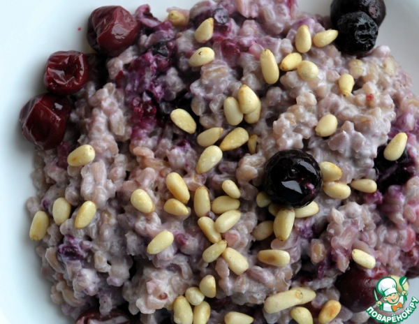 Каша из булгура с ягодами Каша из булгура с ягодами