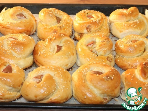 Сладкие пасхальные крученки с изюмом Сладкие пасхальные крученки с изюмом