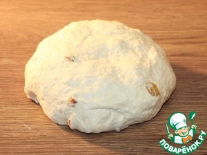 Сладкие пасхальные крученки с изюмом Сладкие пасхальные крученки с изюмом