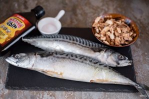 Скумбрия, копченая в аэрогриле