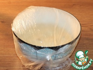 Сладкие пасхальные крученки с изюмом Сладкие пасхальные крученки с изюмом