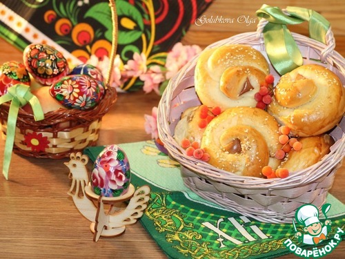 Сладкие пасхальные крученки с изюмом Сладкие пасхальные крученки с изюмом