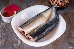 Скумбрия, копченая в аэрогриле