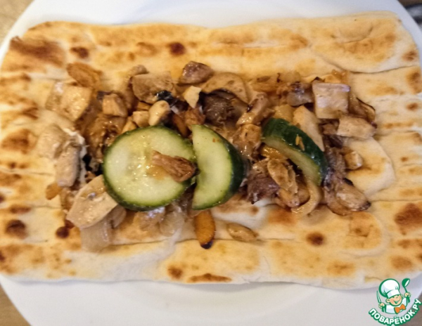 Грибная шаурма со свежими огурцами Грибная шаурма со свежими огурцами