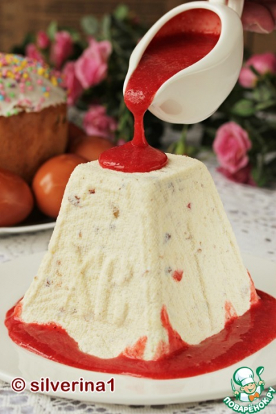 Творожная пасха с клубничным соусом