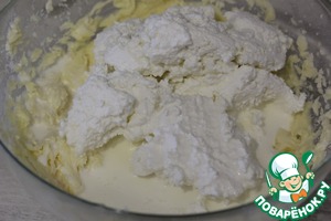 Творожная пасха с клубничным соусом