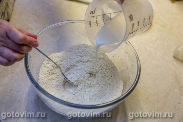 Свиная вырезка в тесте, запеченная со сладким перцем