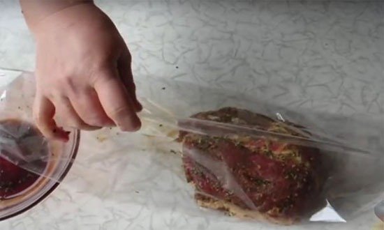 Сочная буженина из свинины в духовке — рецепты приготовления в домашних условиях
Сочная буженина из свинины в духовке — рецепты приготовления в домашних условиях