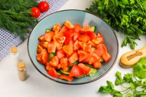 Салат из колбасного сыра