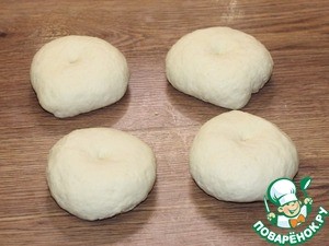 Слоеные пирожки с луком и картошкой Слоеные пирожки с луком и картошкой