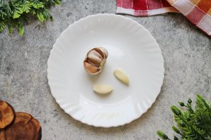 Творог с чесноком