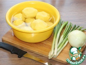 Слоеные пирожки с луком и картошкой Слоеные пирожки с луком и картошкой