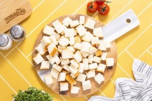 Сухарики с чесноком в духовке Сухарики с чесноком в духовке