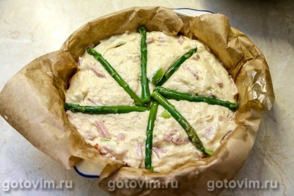 Заливной пирог со спаржей и ветчиной Заливной пирог со спаржей и ветчиной