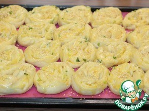 Слоеные пирожки с луком и картошкой Слоеные пирожки с луком и картошкой