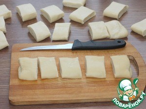 Слоеные пирожки с луком и картошкой Слоеные пирожки с луком и картошкой