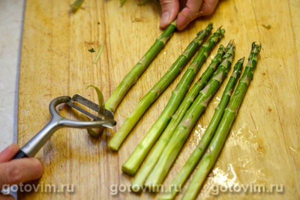 Заливной пирог со спаржей и ветчиной Заливной пирог со спаржей и ветчиной