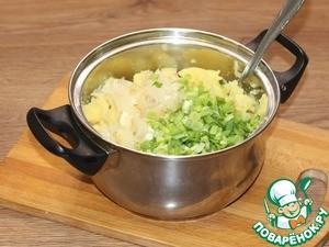 Слоеные пирожки с луком и картошкой Слоеные пирожки с луком и картошкой