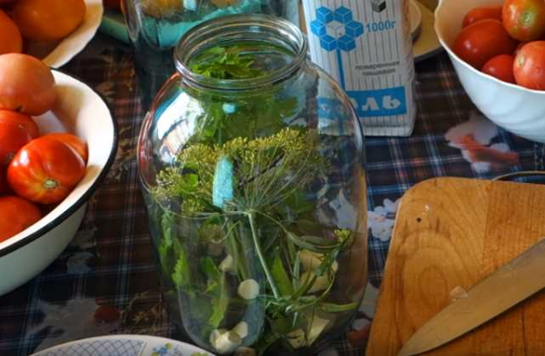 Рецепты маринованных помидоров на зиму в банках – пальчики оближешь
Рецепты маринованных помидоров на зиму в банках – пальчики оближешь