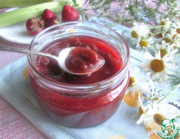 Джем из ревеня, клубники и изюма