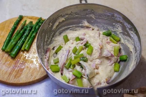 Заливной пирог со спаржей и ветчиной Заливной пирог со спаржей и ветчиной