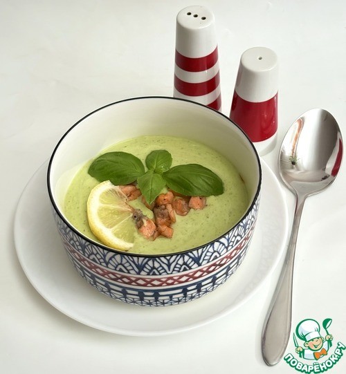 Холодный суп из цуккини и горошка