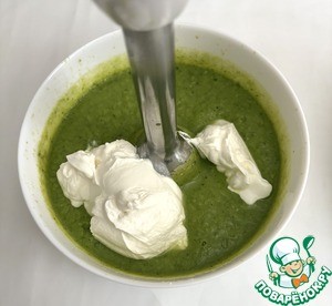 Холодный суп из цуккини и горошка